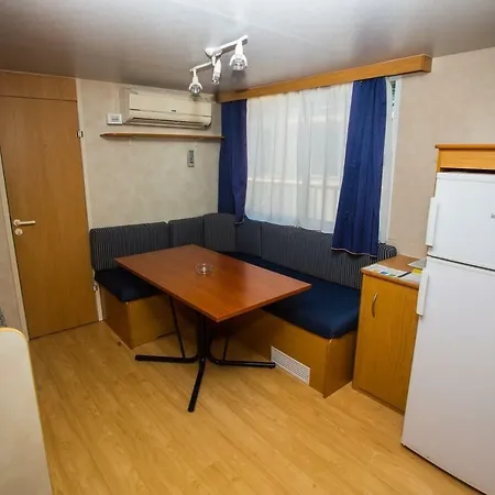 Dom wakacyjny Mobilehomes In Banjole/istrien 10775 *